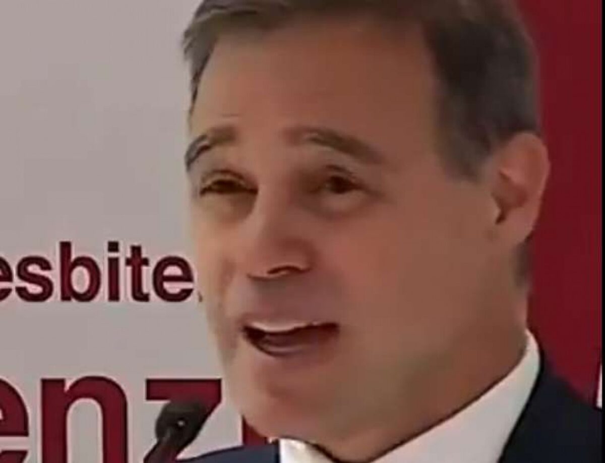 André Mendonça aplica lição no sistema em discurso histórico (veja o vídeo)