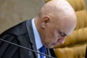Moraes toma decisão inesperada a favor de deputado acusado de participação no 8 de janeiro