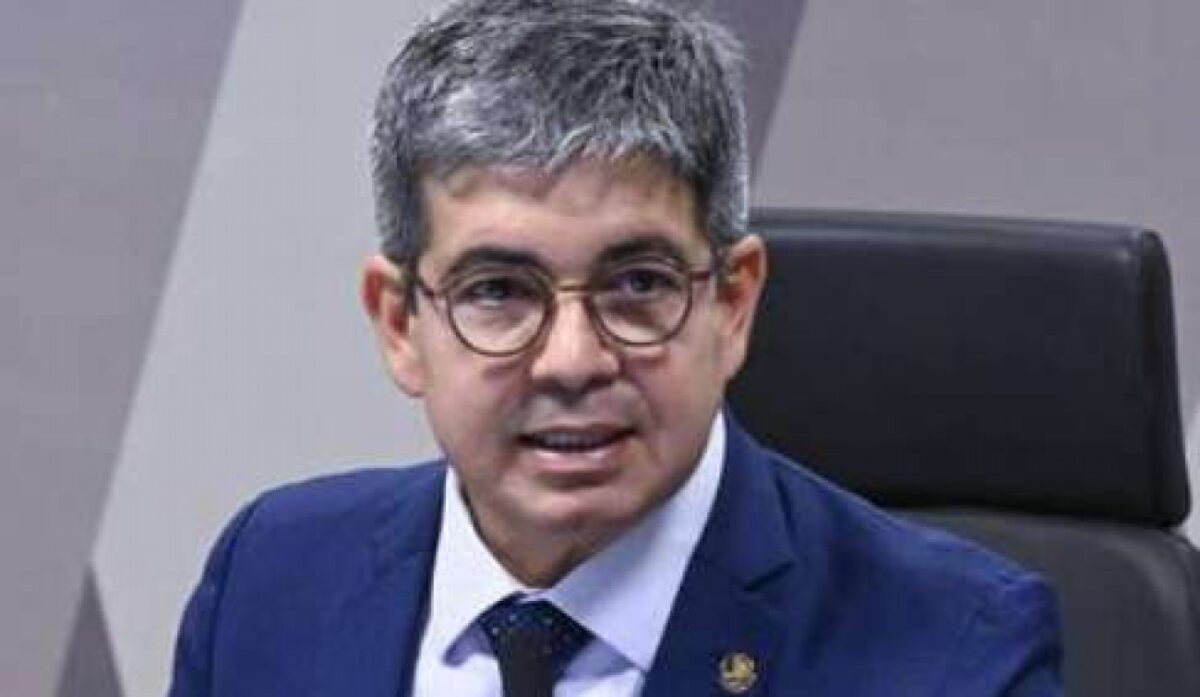 Randolfe é alvo de ação do MP