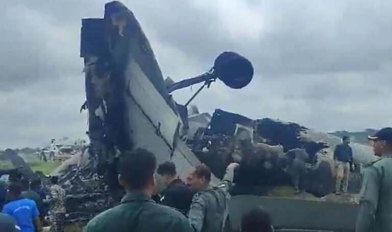 URGENTE: Avião com 5 pessoas a bordo acaba de cair