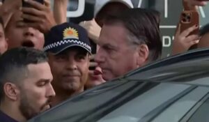 Novo relatório médico indica agravamento da saúde de Bolsonaro às vésperas do fim da prisão domiciliar