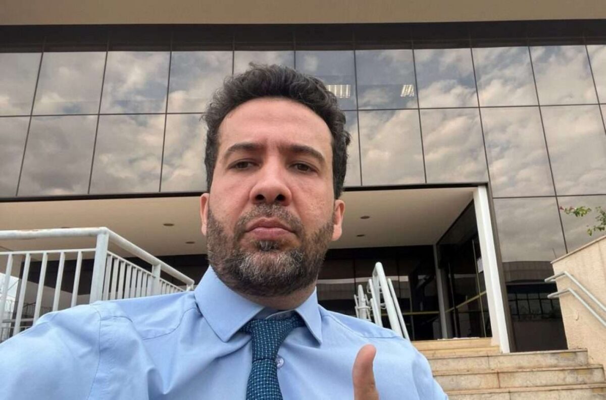 O mundo assustador da desinformação política em escala industrial