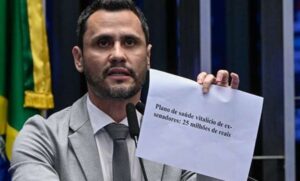 Fim da escala 6×1 dará dignidade aos brasileiros, afirma senador Cleitinho