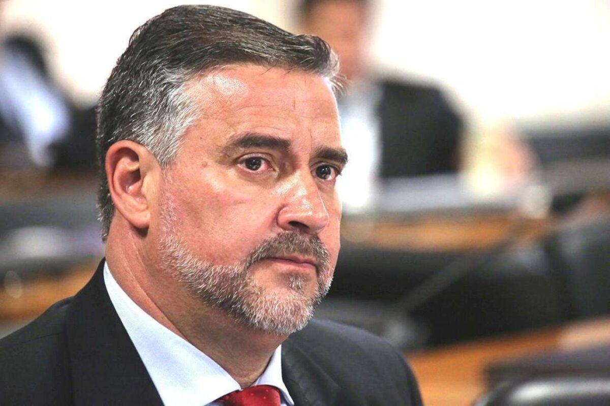 Paulo Pimenta e outros petistas assinaram nota oficial se opondo à classificação do Hamas como terrorista