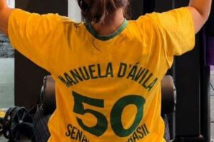 Manuela zomba da Justiça Eleitoral e faz desesperada e absurda campanha antecipada