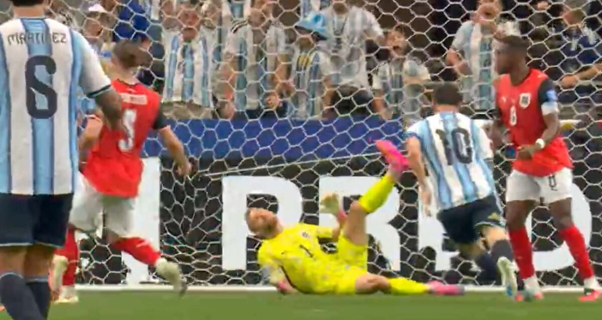 Messi perde pênalti, mas logo em seguida desencanta (veja o vídeo)