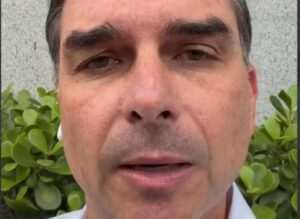 URGENTE: Flávio diz que seu pai não sabia e nem quis assistir vídeo de Michelle