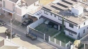 Polícia vai até a casa de Bolsonaro
