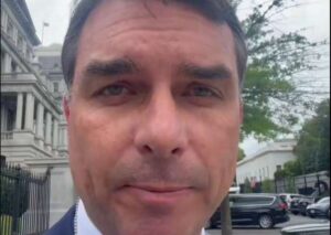 Depois de Trump, Flávio parte em viagem internacional para novo encontro histórico