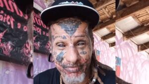 Tatuador é submetido ao tribunal do crime e acaba brutalmente assassinado com mais de 10 tiros