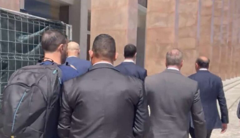 Eis a pergunta que jornalista fez a Gilmar antes de ser agredido por capangas do ministro (veja o vídeo)