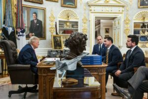 URGENTE: Trump publica mensagem enaltecendo Flávio