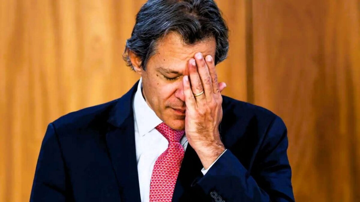 Aula magna de Haddad na Unicamp gera protestos, evolui para confronto físico e petista emudece