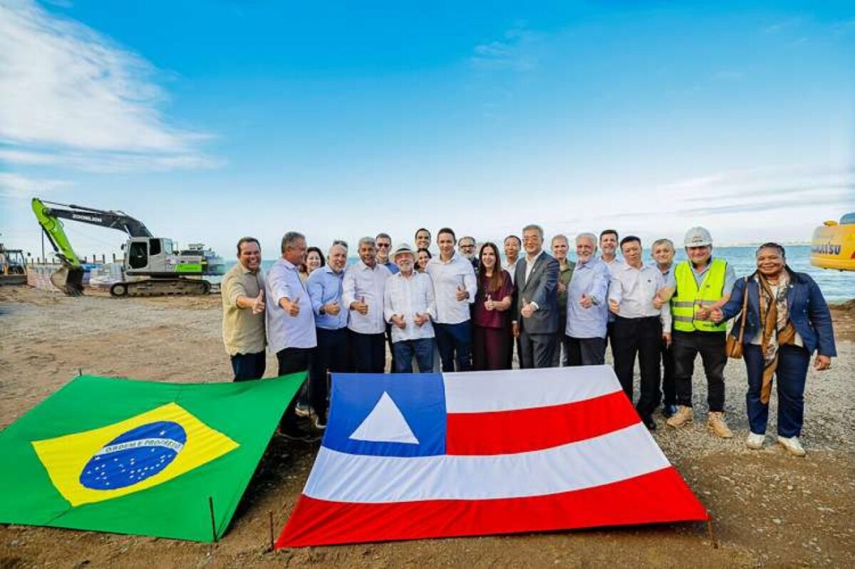 Desespero eleitoral leva Lula a inaugurar ponte que não existe e cano sem água