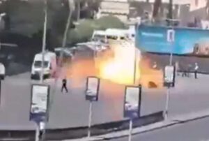 URGENTE: Explosões perto de hotel onde Macron está hospedado