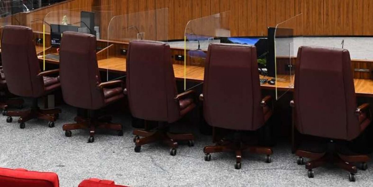 Desesperado, ministro acusado de crime grave tenta a última saída