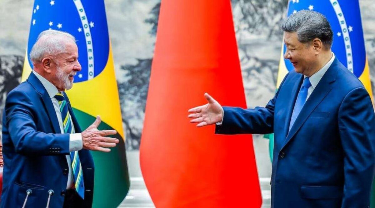 O tarifaço chinês e a conivência da putrefata mídia brasileira, que repercute o silêncio