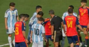URGENTE: Final da Copa do Mundo pega fogo e vai para a prorrogação