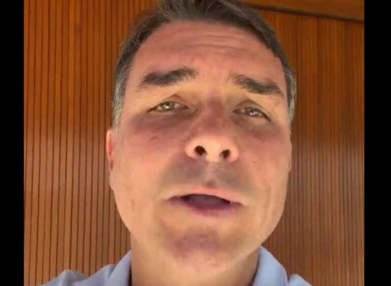 URGENTE: Flávio pede desculpas a Michelle e pede ajuda para salvar o país (veja o vídeo)