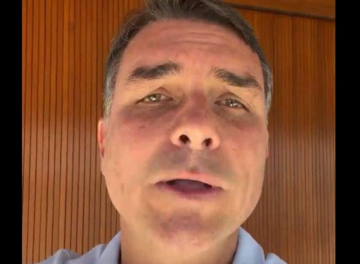 URGENTE: Flávio pede desculpas a Michelle e pede ajuda para salvar o país (veja o vídeo)