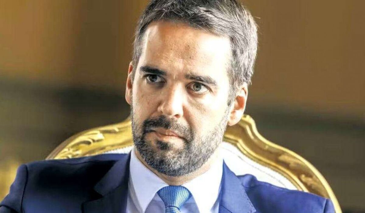 A escolha feita por Eduardo Leite e a desculpa esfarrapada