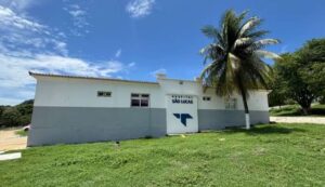 Mulher dá à luz em Fernando de Noronha, onde nascimentos são restritos