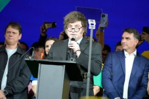 Lula busca socorro com embaixador argentino após fortes declarações de Milei
