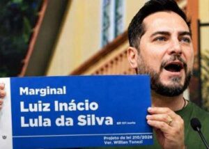 Parlamentar em protesto contra Lula propõe homenagem inusitada: Marginal Lula