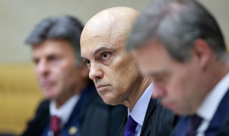 URGENTE: Defesa de Bolsonaro responde Moraes