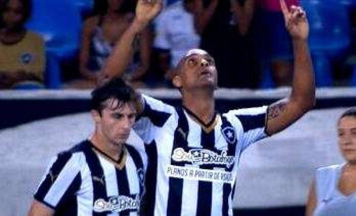 Ventania derruba muro no RJ e mata jogador que atuou em grandes equipes do futebol brasileiro e europeu