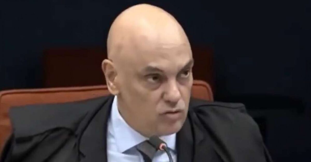 Vaza reação de ministros do TSE sobre interferência de Moraes sobre IA de Bolsonaro