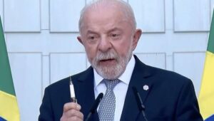 URGENTE: Nova pesquisa aponta cenário bizarro entre Lula e Flávio Bolsonaro